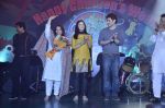 Urvashi Sharma, Shiney Ahuja at Manali Jagtap_s Umeed show for children in Rangsharda on 19th Nov 2011 (46).JPG